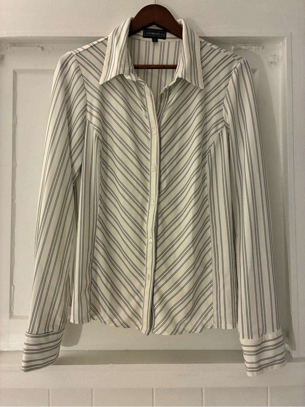 Elementz XL women’s striped button down long sleeve blouse, white, black,silver